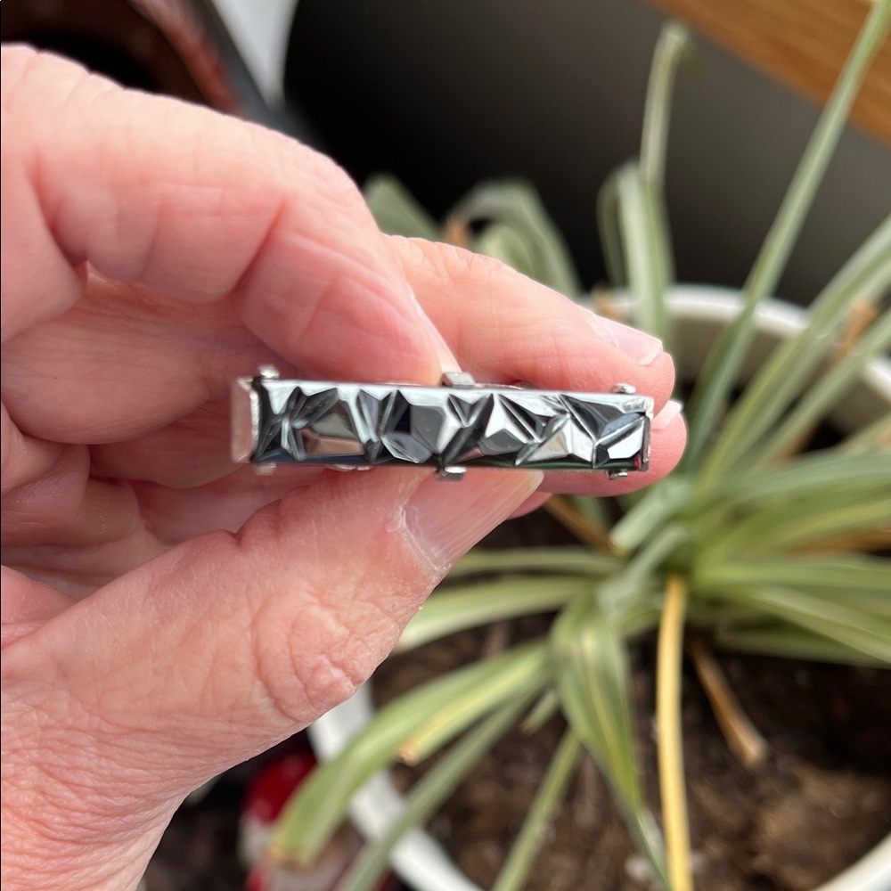 Vtg 70s Sarah Coventry Silver Tone Tie Clip Black shiny dark Onyx faceted 1.5”